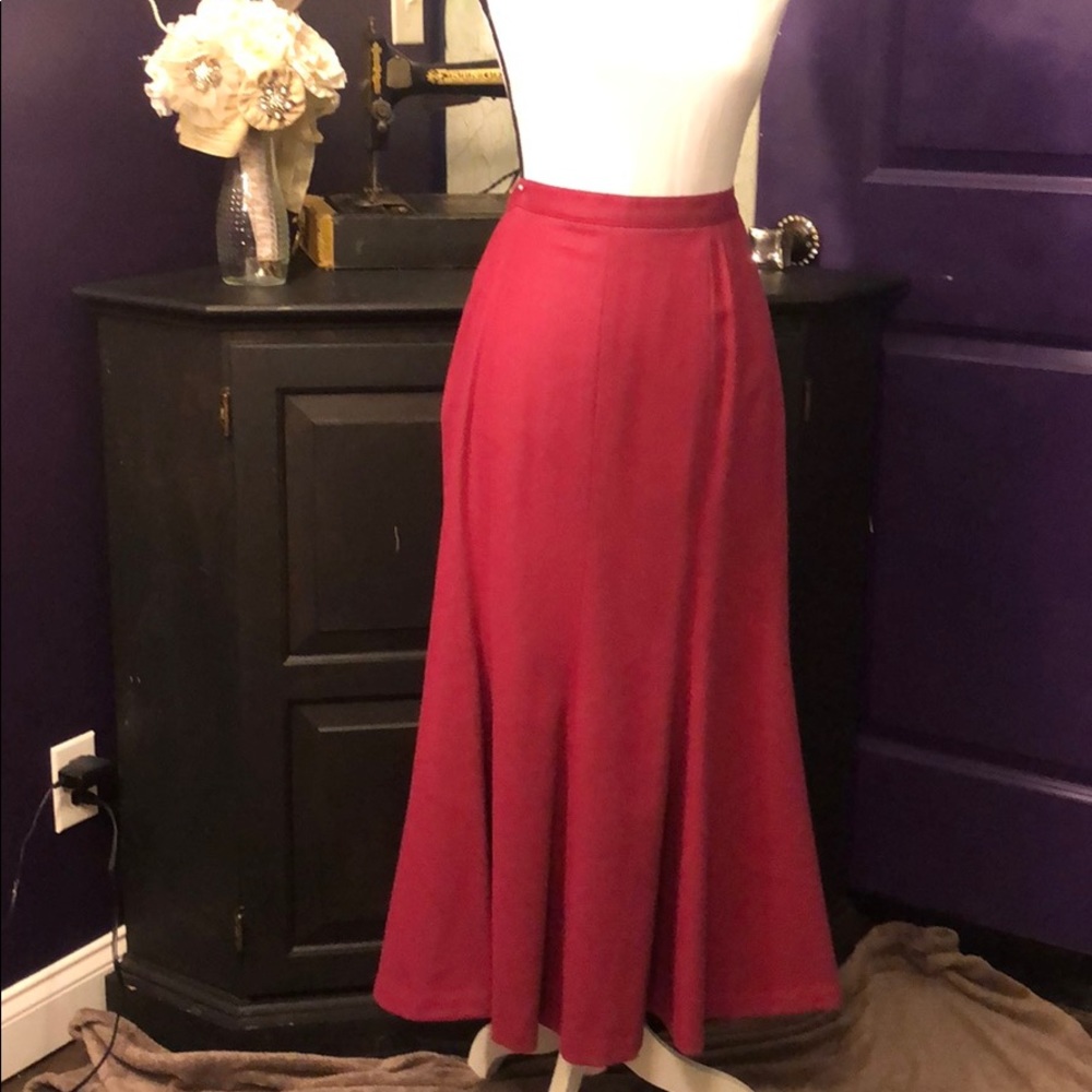Adorable vintage 100% wool skirt